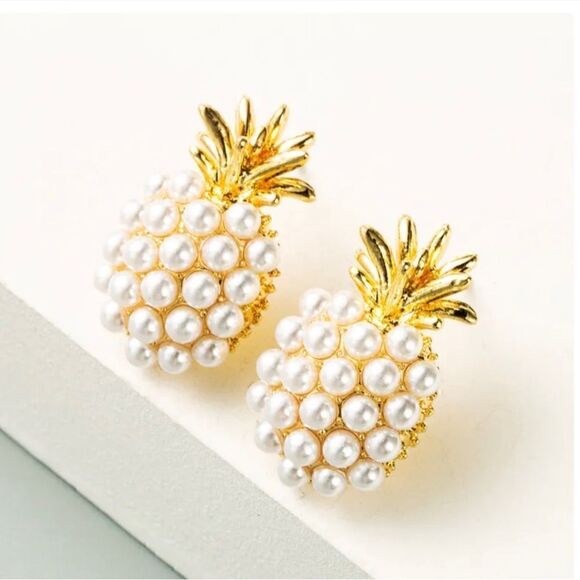 💫 Betsey Johnson New pearl pineapple studs 💫 - Picture 6 of 6